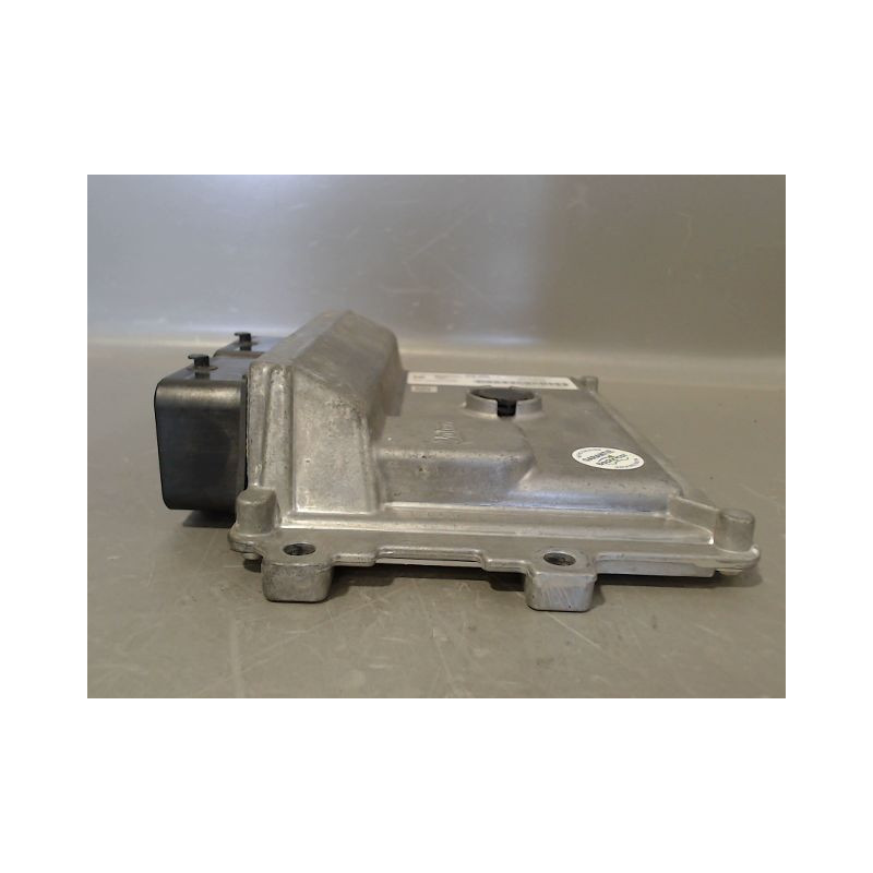 CALCULATEUR MOTEUR PEUGEOT 208