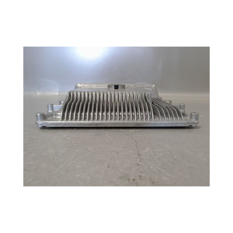 CALCULATEUR MOTEUR PEUGEOT 208