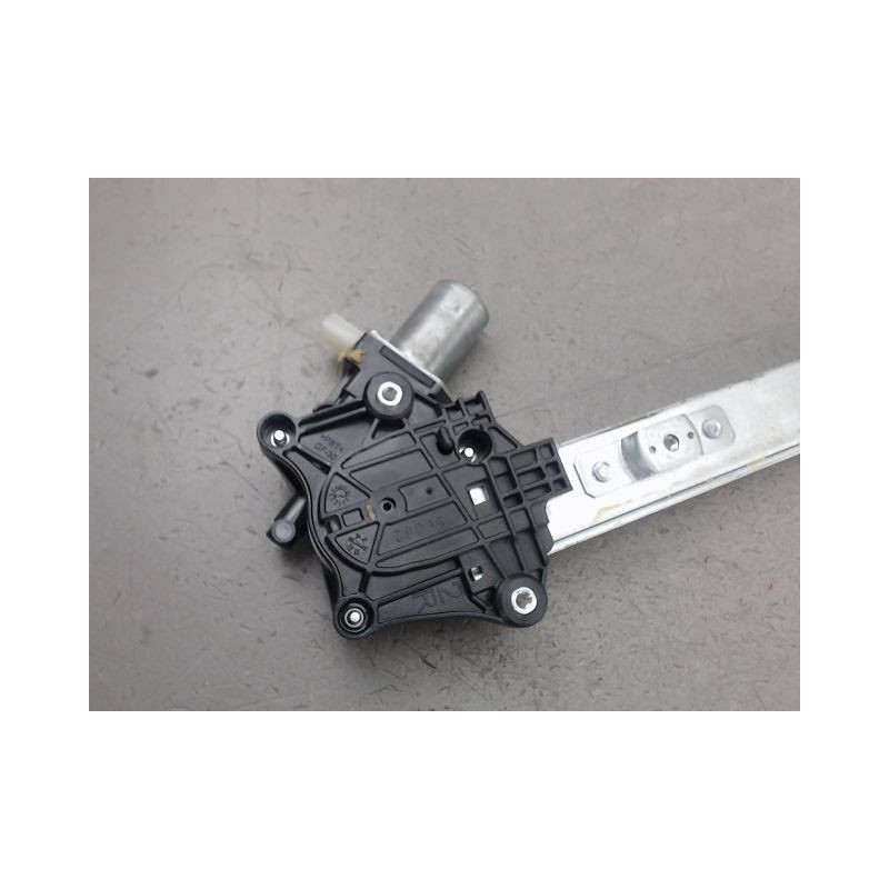 MECANISME LEVE-GLACE AVANT DROIT SUZUKI VITARA