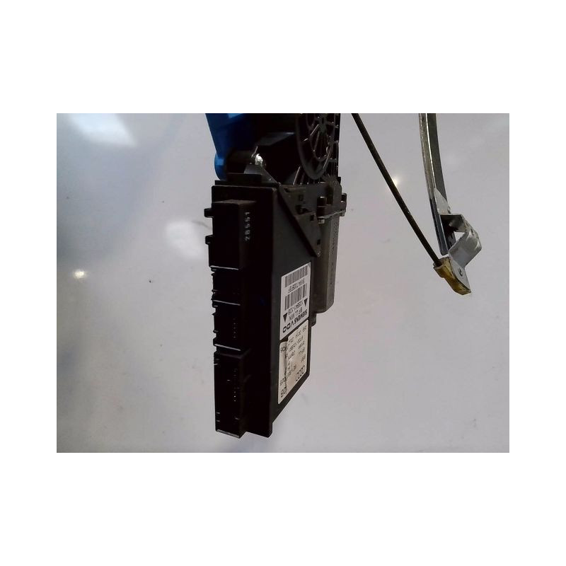 MECANISME+MOTEUR LEVE-GLACE AVANT DROIT AUDI A4 AVANT 04-08