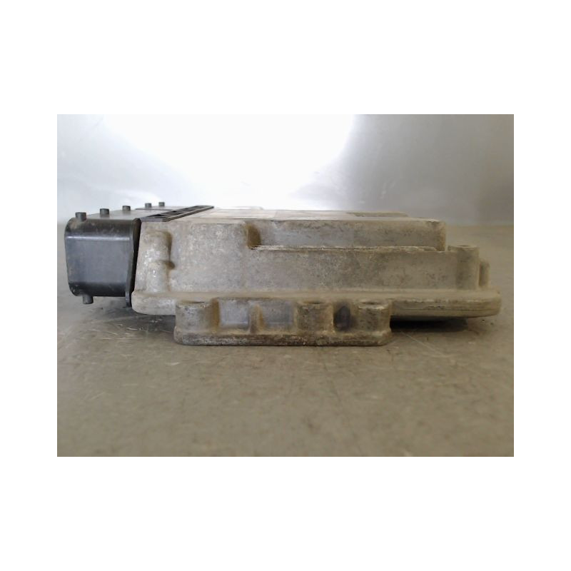 CALCULATEUR MOTEUR OPEL ZAFIRA