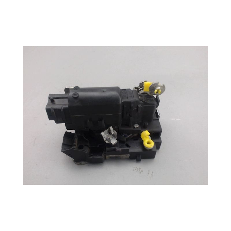 SYSTEME CONDAMNATION AVANT GAUCHE IVECO 35C15