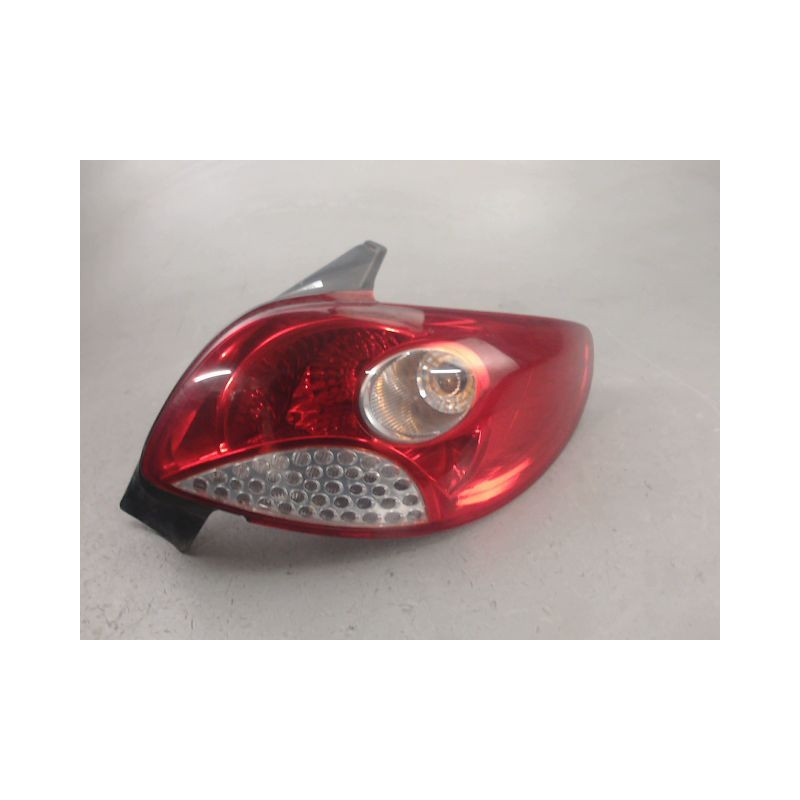 FEU ARRIERE DROIT PEUGEOT 206
