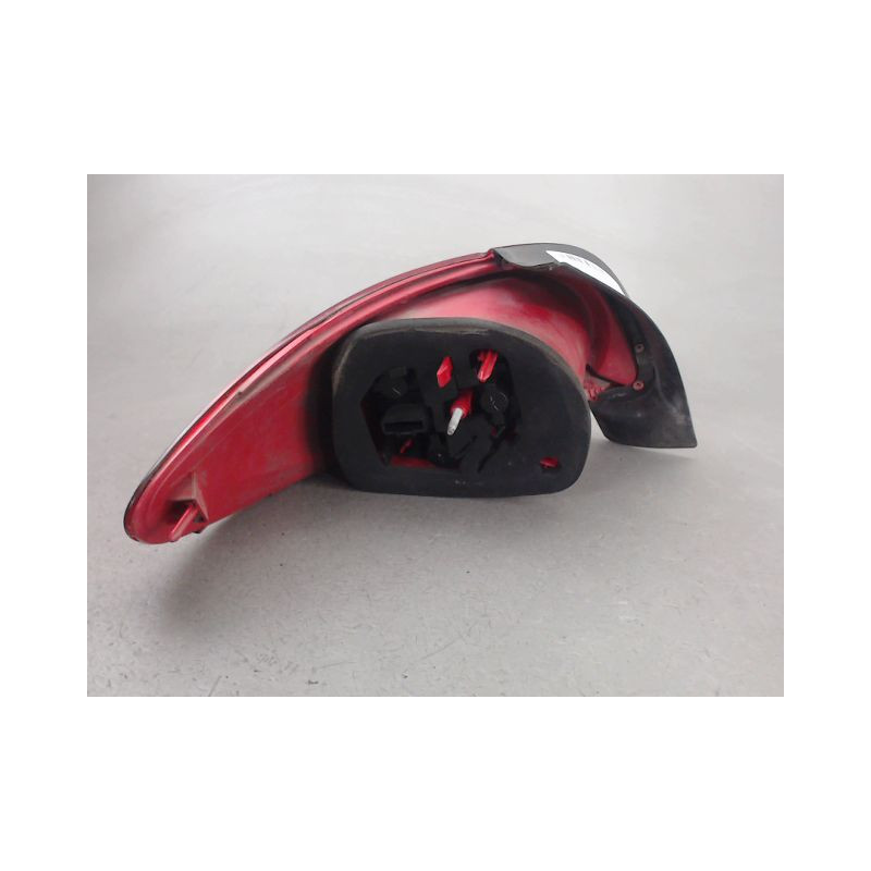FEU ARRIERE DROIT PEUGEOT 206