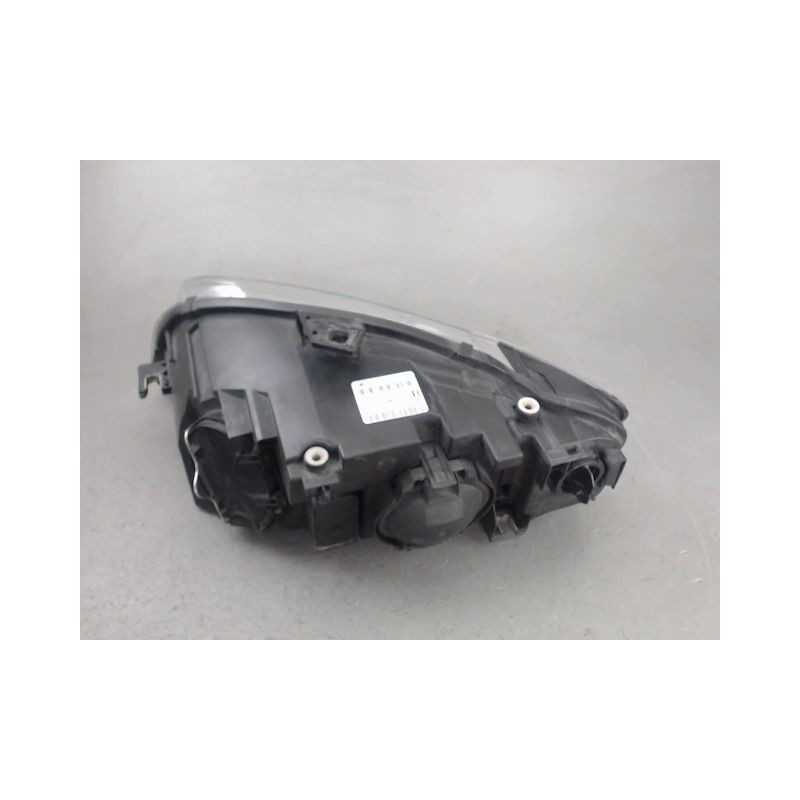 PHARE DROIT AUDI A4