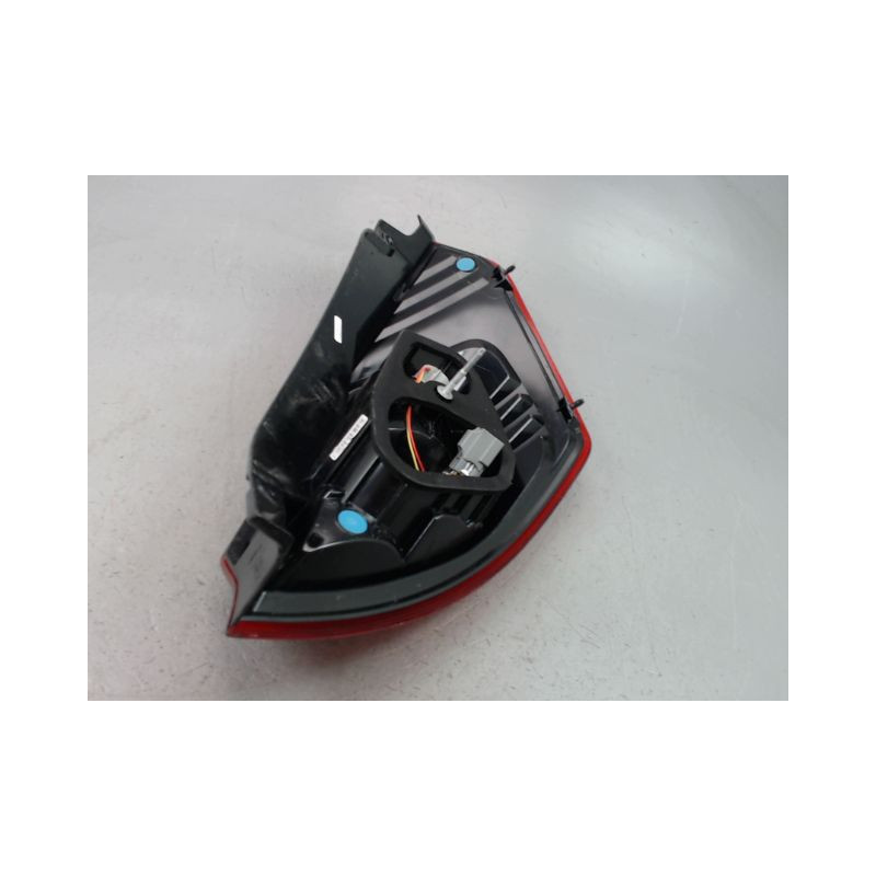 FEU ARRIERE GAUCHE  FORD FIESTA 2010-