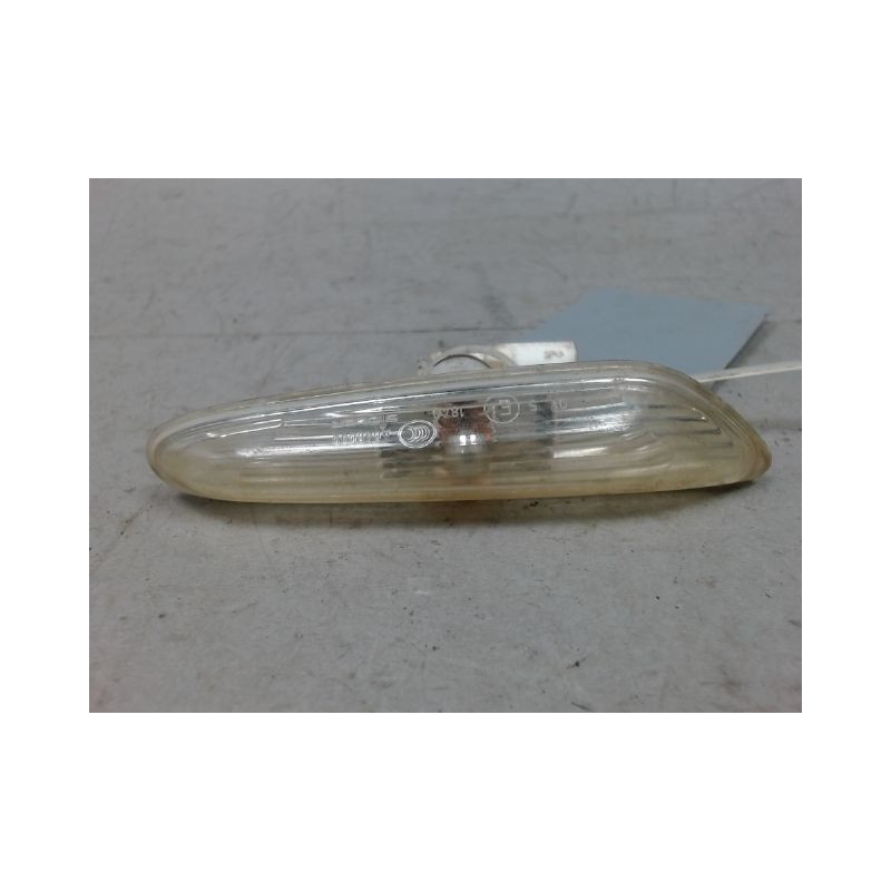 REPETITEUR AILE DROIT BMW SERIE 1