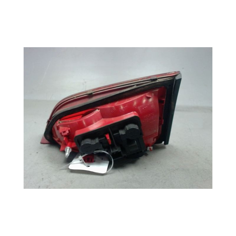 FEU ARRIERE INTERIEUR GAUCHE AUDI A4