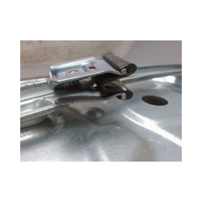 MECANISME+MOTEUR LEVE-GLACE AVANT DROIT HYUNDAI I 30