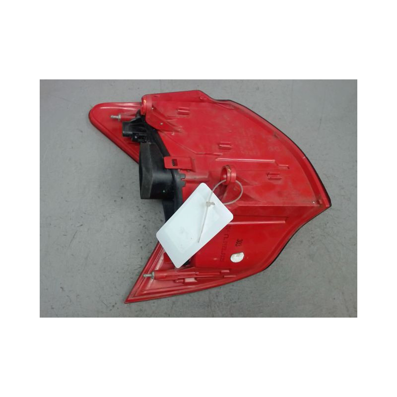 FEU ARRIERE DROIT PEUGEOT 3008 2009-