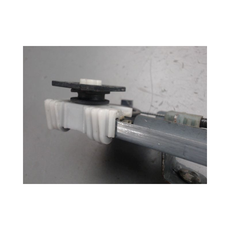 MECANISME LEVE-GLACE AVANT DROIT PEUGEOT 106
