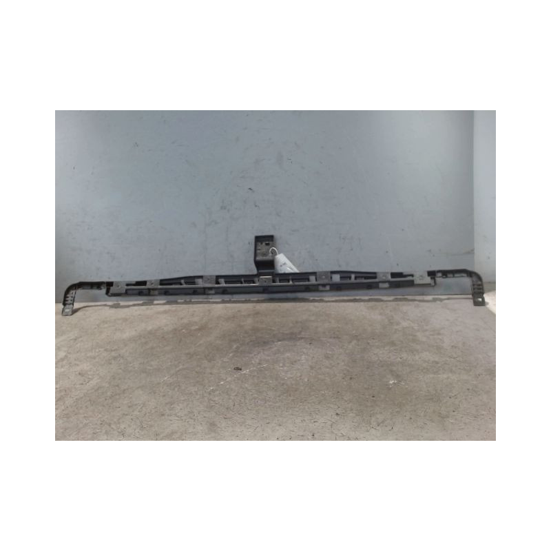 SUPPORT CENTRAL PARE-CHOC ARRIERE  FIAT 500 2007-