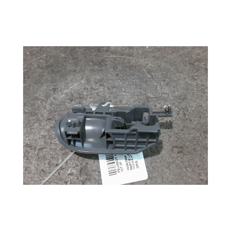 POIGNEE INTERIEURE PORTE AVANT GAUCHE PEUGEOT 107 3P