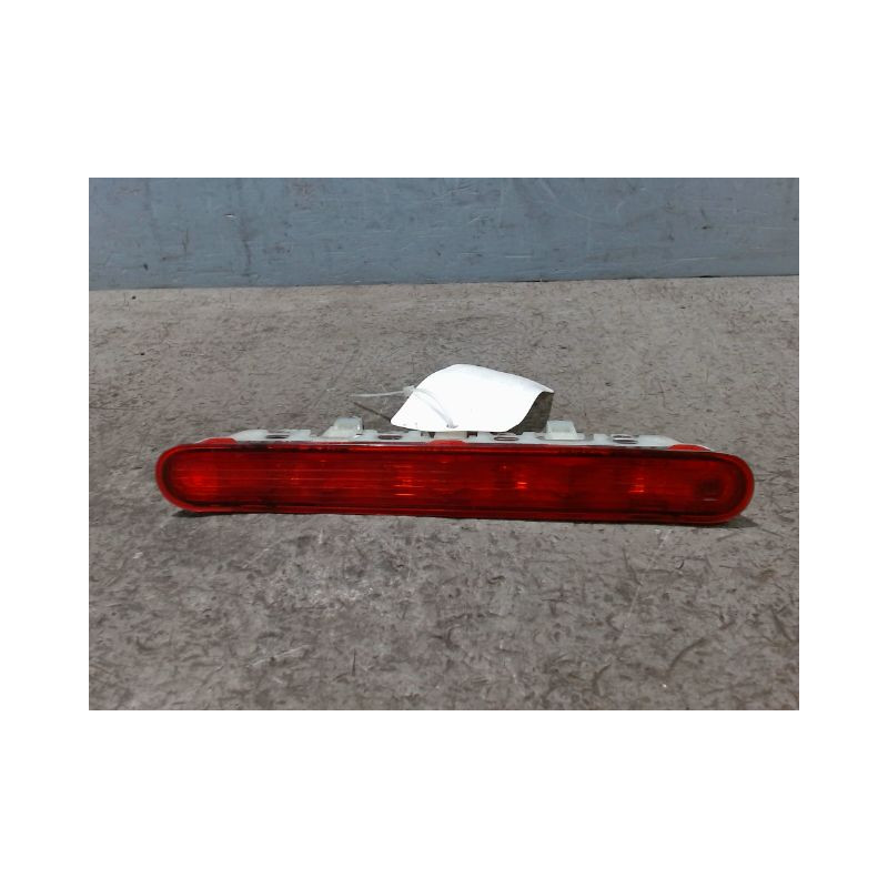 FEUX STOP SUPPLEMENTAIRE PEUGEOT 207 2011-