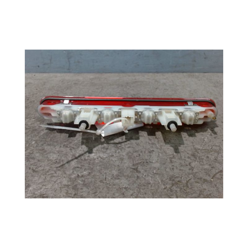 FEUX STOP SUPPLEMENTAIRE PEUGEOT 207 2011-