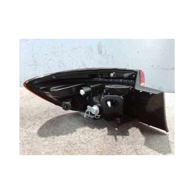 FEU ARRIERE DROIT RENAULT CLIO