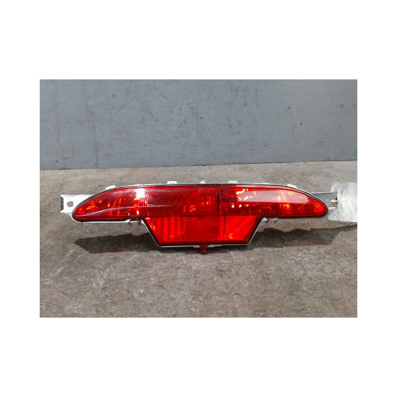 FEU BROUILLARD CENTRAL ARRIERE PEUGEOT 208