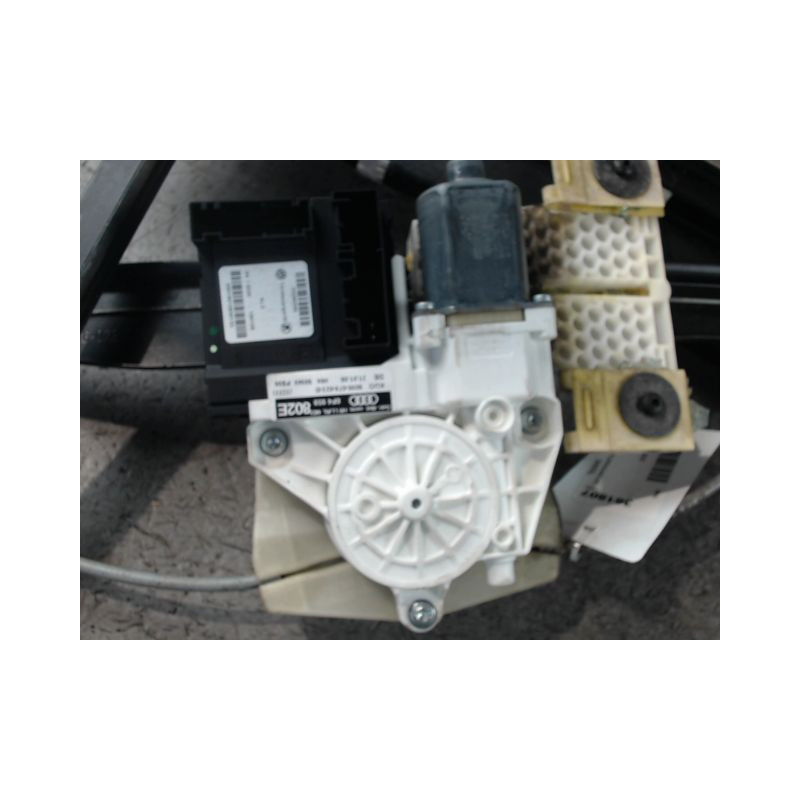 MECANISME+MOTEUR LEVE-GLACE ARRIERE DROIT AUDI A3 SPORTBACK