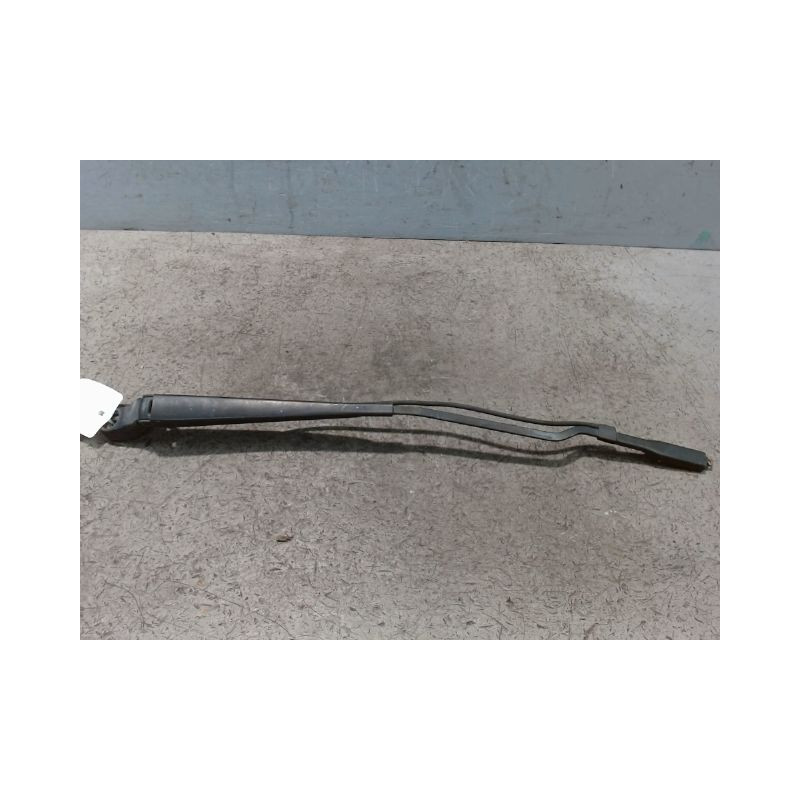 BRAS ESSUIE-GLACE AVANT DROIT MERCEDES VITO COMBI EXTLONG 03-