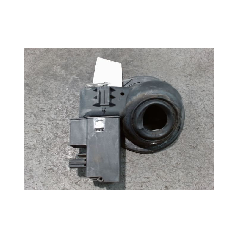 VOLET DE TRAPPE CARBURANT FORD FOCUS