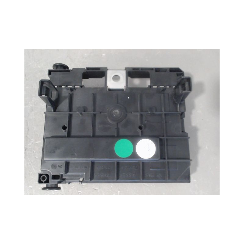 BOITE A FUSIBLES PEUGEOT 5008