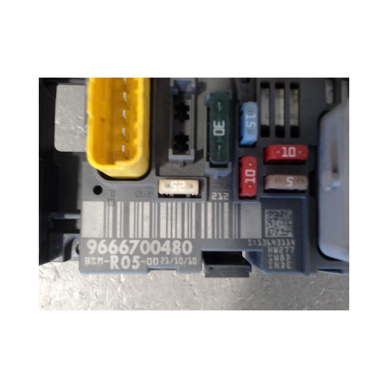 BOITE A FUSIBLES PEUGEOT 308