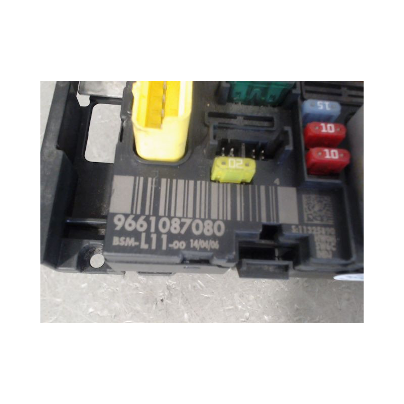 BOITE A FUSIBLES PEUGEOT 307