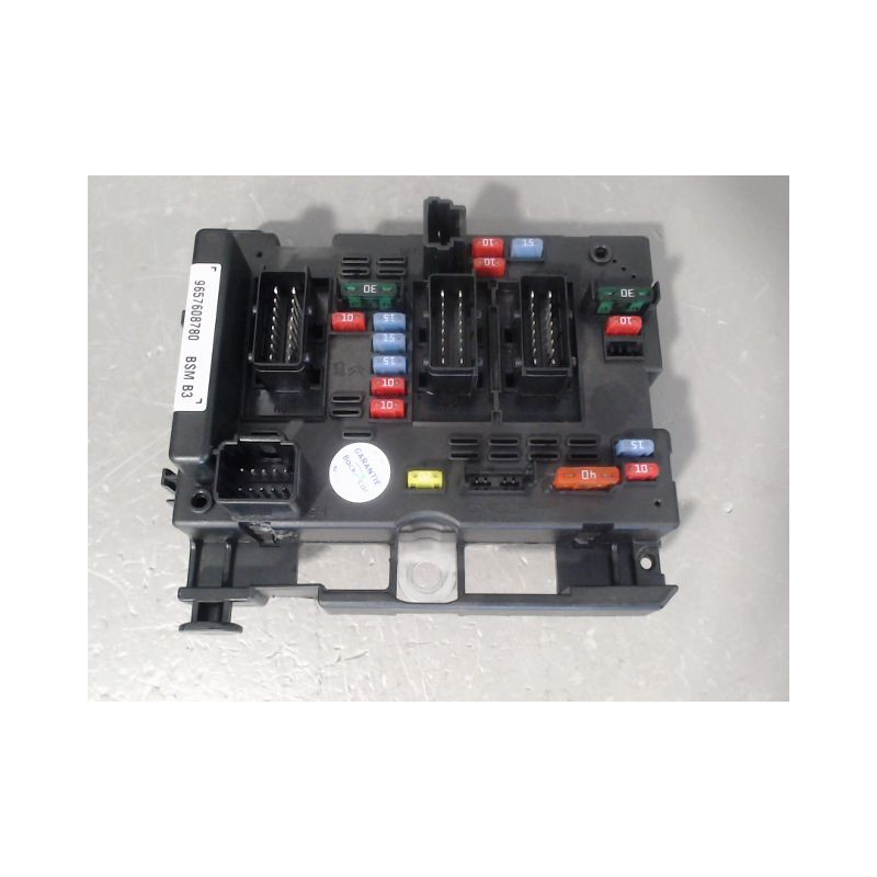 BOITE A FUSIBLES PEUGEOT 206