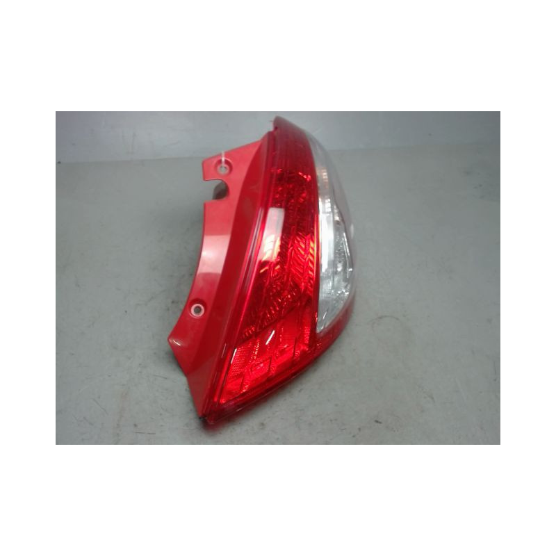 FEU ARRIERE DROIT SUZUKI SWIFT