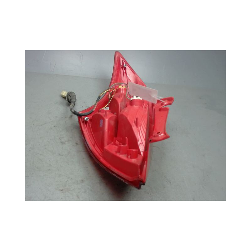 FEU ARRIERE DROIT SUZUKI SWIFT