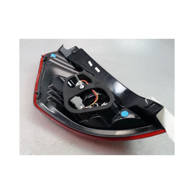 FEU ARRIERE DROIT FORD FIESTA 2010-