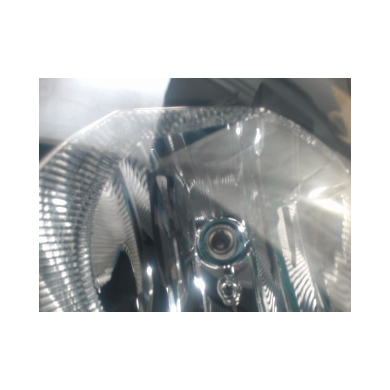 PHARE DROIT RENAULT CLIO