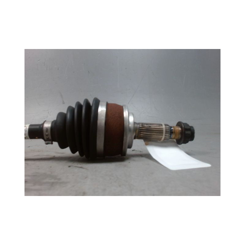 TRANSMISSION AVANT GAUCHE TOYOTA YARIS CRO 1.5 Hybrid 