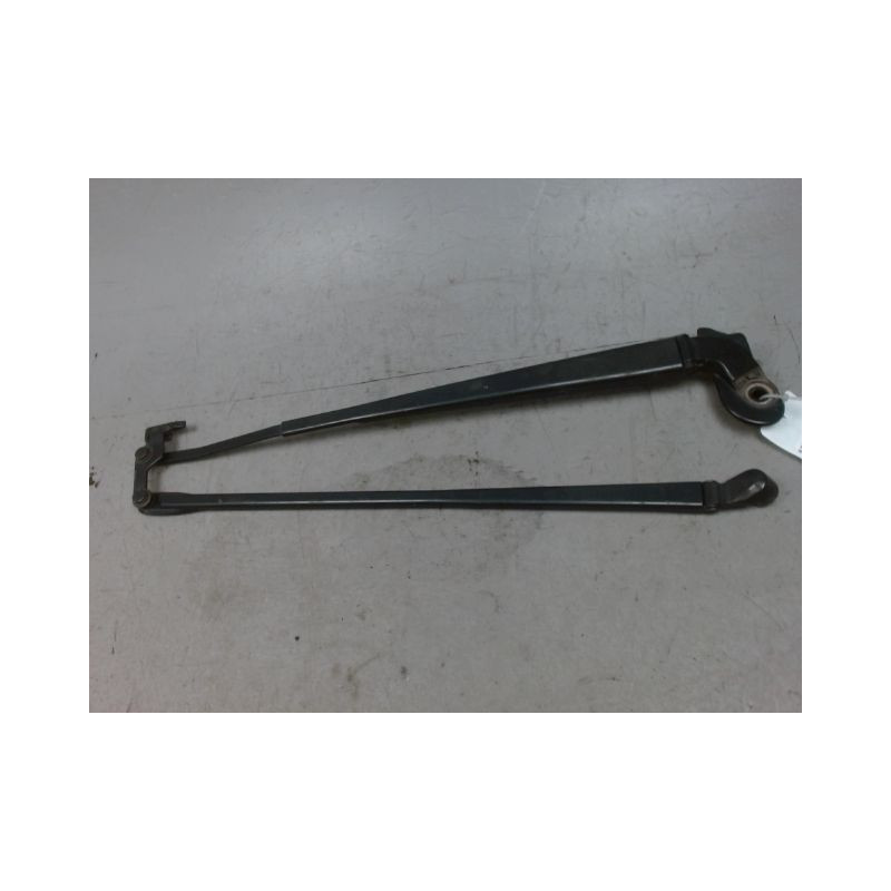 BRAS ESSUIE-GLACE AVANT TOYOTA YARIS
