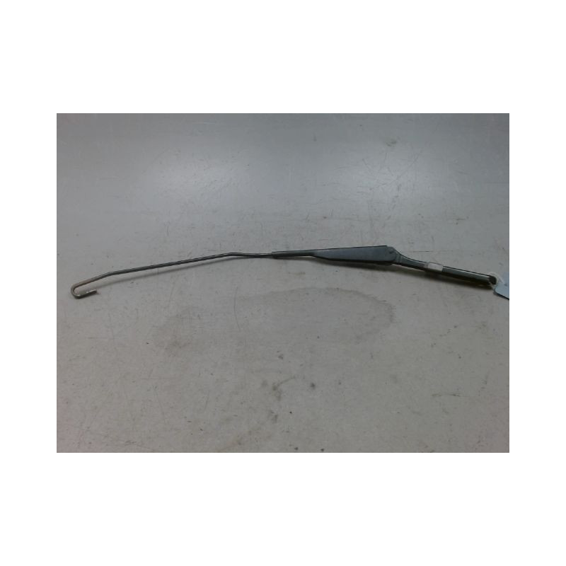 BRAS ESSUIE-GLACE AVANT GAUCHE IVECO 35C15