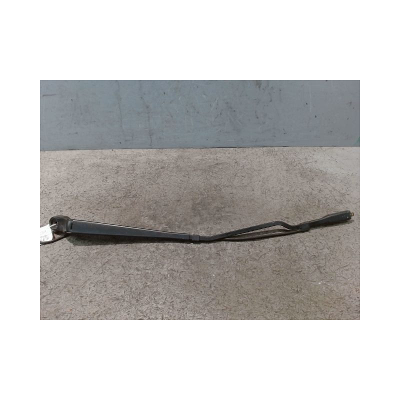 BRAS ESSUIE-GLACE AVANT GAUCHE MERCEDES VITO COMBI EXTLONG 03-