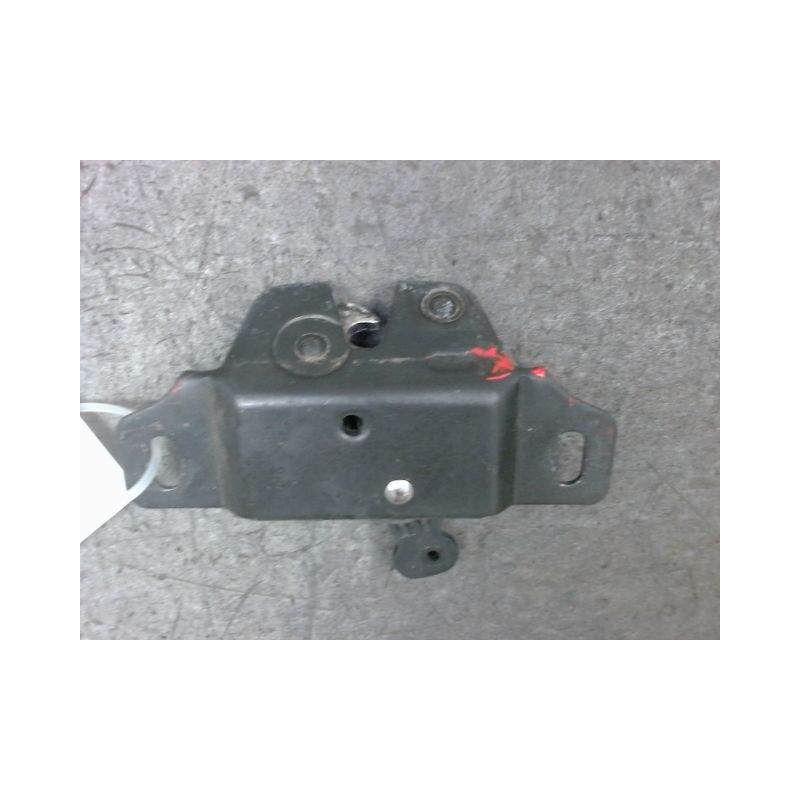 SERRURE HAYON  PEUGEOT 106 92-96