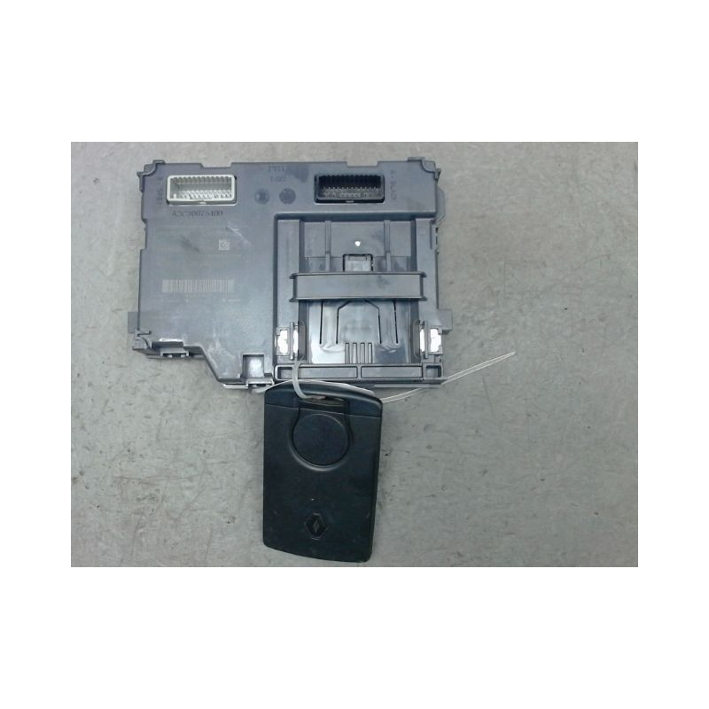LECTEUR DE CARTE RENAULT CLIO