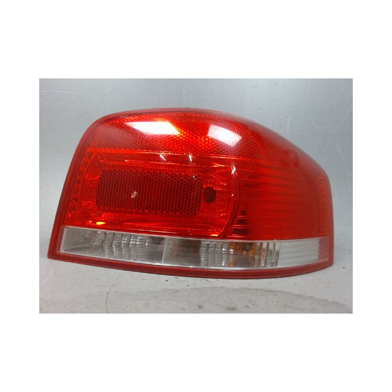 FEU ARRIERE DROIT AUDI A3 2003-