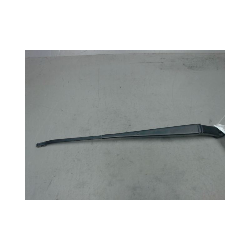 BRAS ESSUIE-GLACE AVANT DROIT TOYOTA HILUX SIMPLE CABINE 2006-