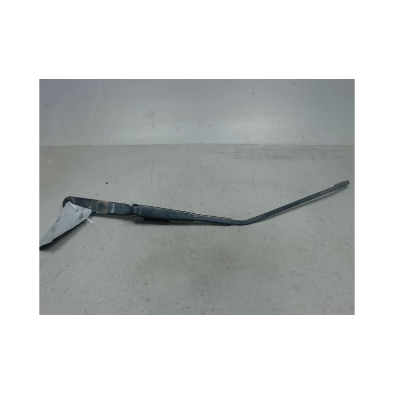 BRAS ESSUIE-GLACE AVANT DROIT IVECO 35C15