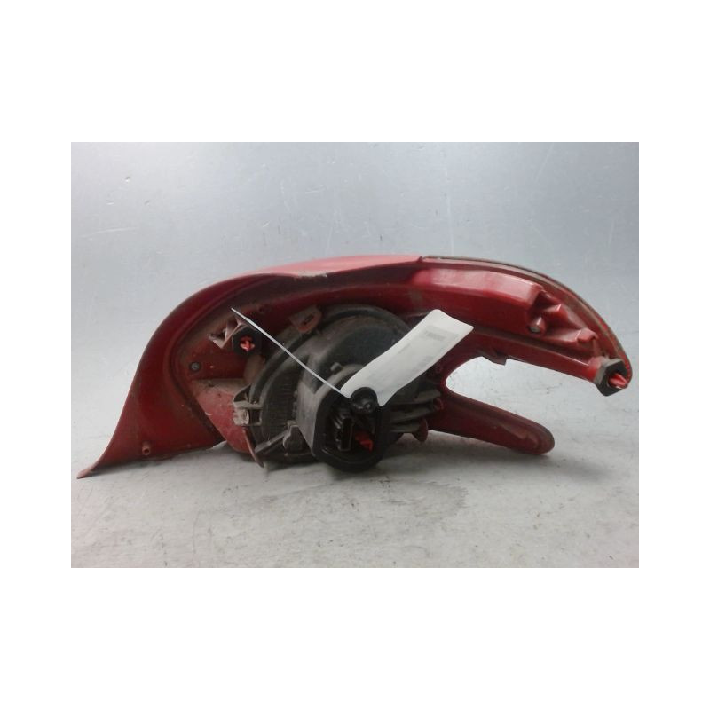 FEU ARRIERE GAUCHE  PEUGEOT 208