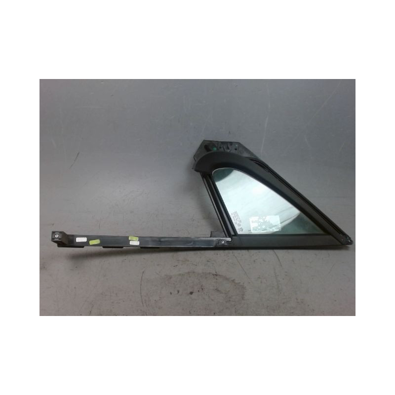 GLACE FIXE PORTE AVD PEUGEOT 208