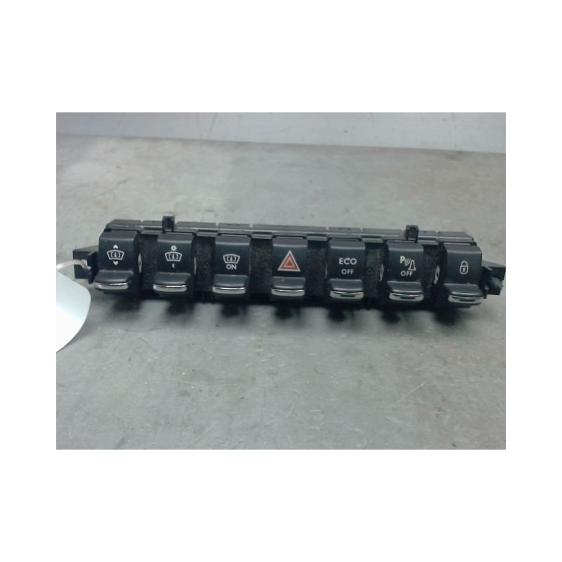 BOUTON DE WARNING PEUGEOT 3008