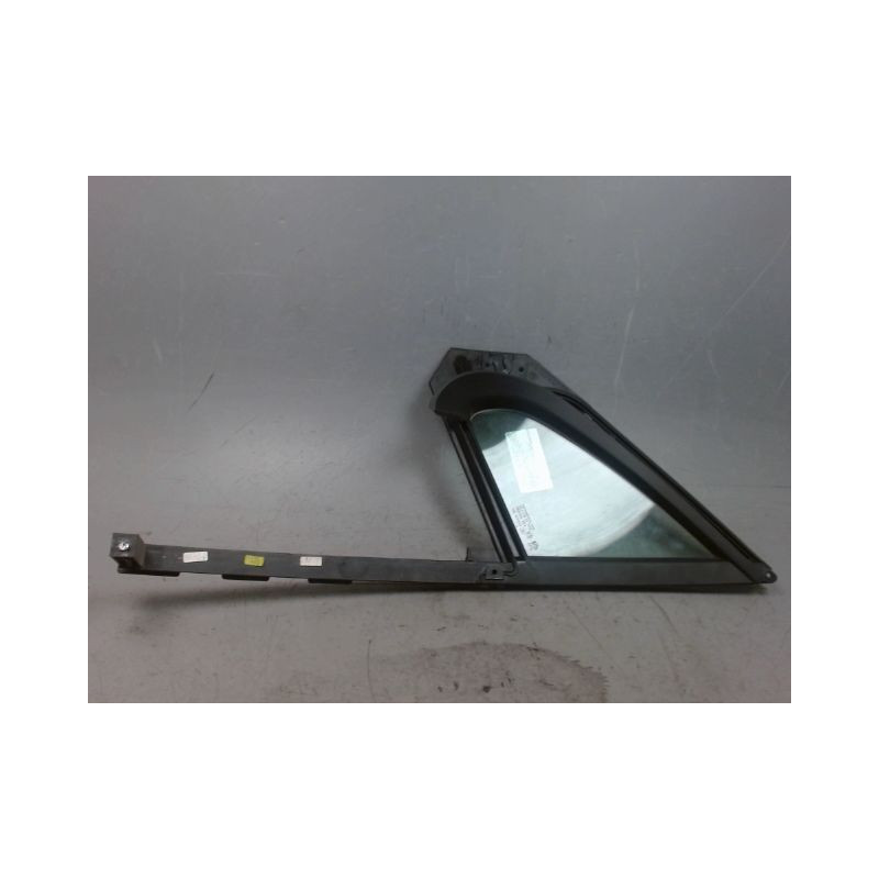 GLACE FIXE PORTE AVD PEUGEOT 208