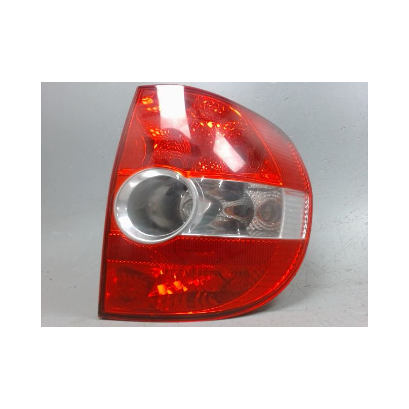 FEU ARRIERE DROIT VOLKSWAGEN FOX