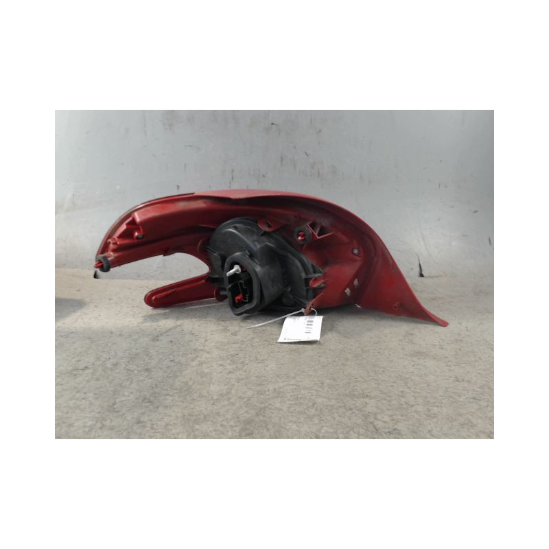 FEU ARRIERE DROIT PEUGEOT 208
