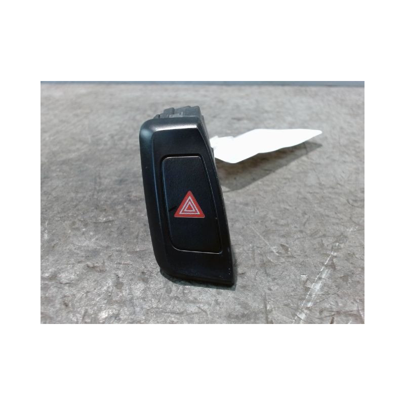 BOUTON DE WARNING AUDI A4 2004-