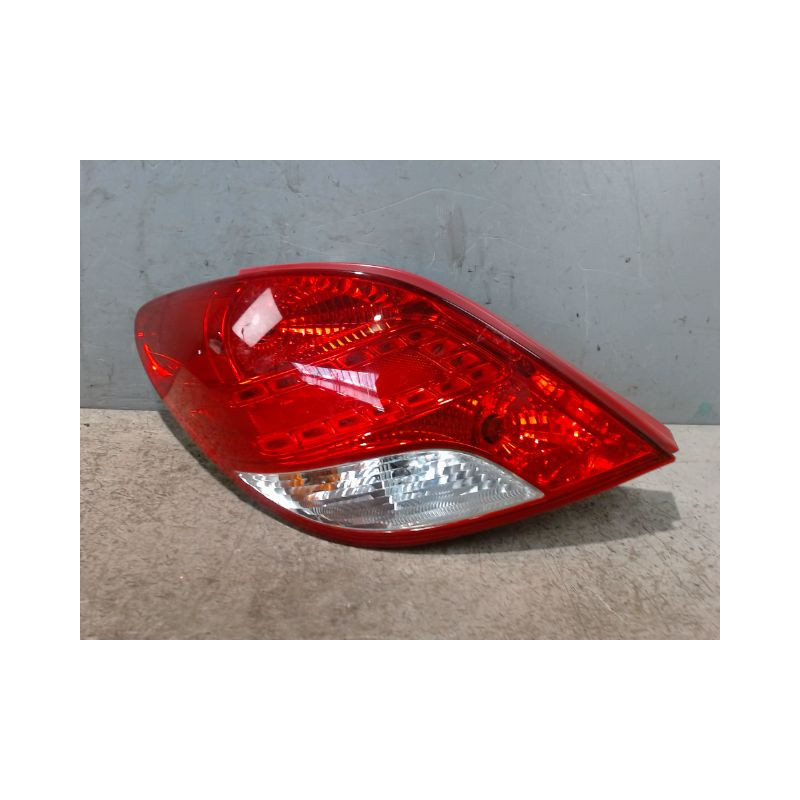 FEU ARRIERE GAUCHE  PEUGEOT 207 2011-