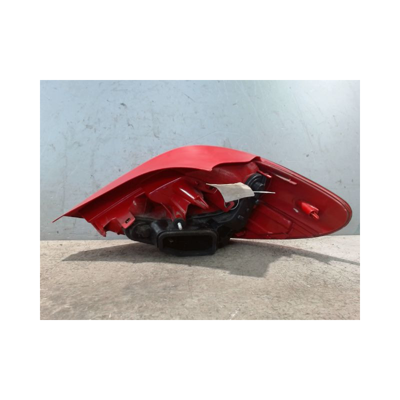 FEU ARRIERE GAUCHE  PEUGEOT 207 2011-